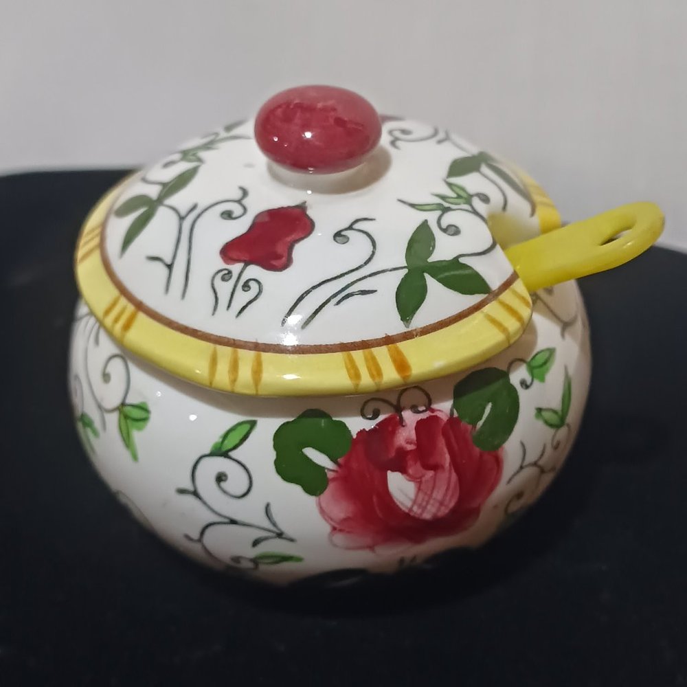 condiment jar